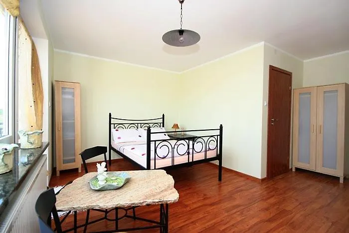 Julus 山林小屋 莱鲍